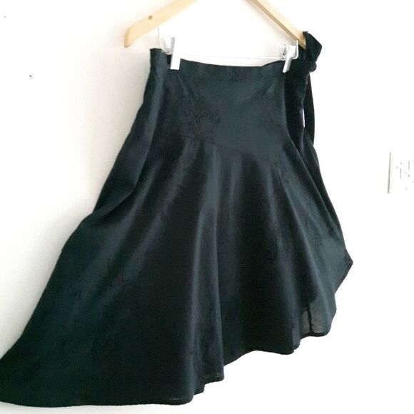 RW&CO Fun & Flirty Black Cotton Lined Embroidered Skirt EUC Size 8 - Picture 6 of 7